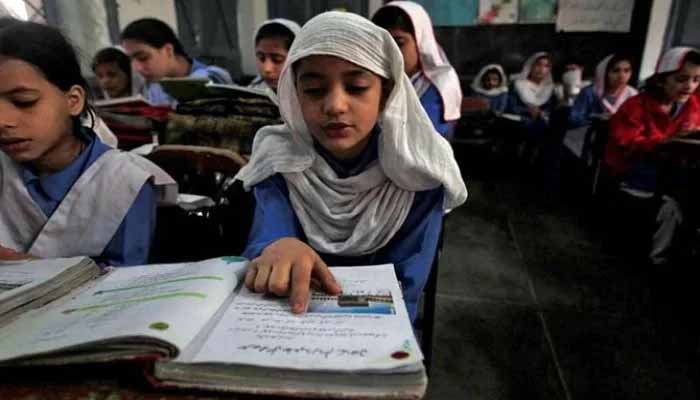 ڈائریکٹر پرائمری تعلیم کراچی ڈویژن نے صوبے میں چوتھی اور پانچویں جماعت کے سالانہ امتحانات کے شیڈول کی تبدیلی کا نوٹیفکیشن جاری کردیا/ فائل فوٹو