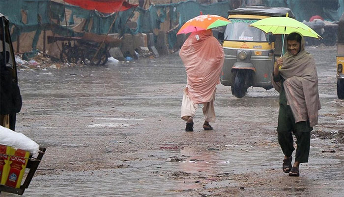 محکمہ موسمیات نے بارش برسانے والی مغربی ہواؤں کے نئے اسپیل کے صوبے میں داخل ہونے کے بعد بلوچستان کے 18 اضلاع میں بارش کی پیش گوئی کردی— فوٹو: فائل