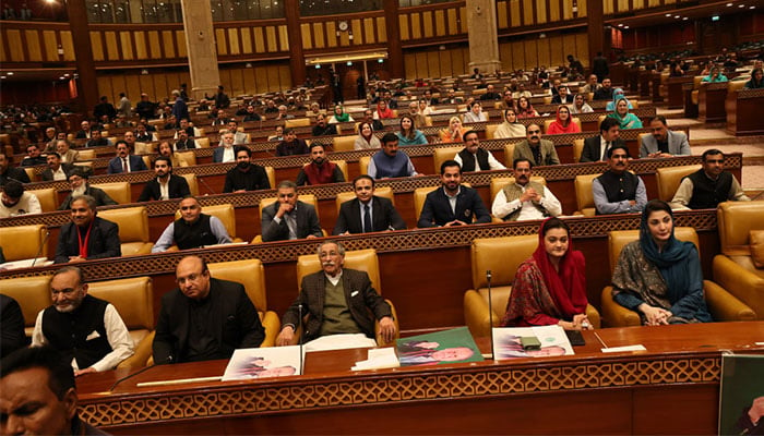 ذرائع کے مطابق پنجاب اسمبلی کا اجلاس آئندہ ہفتےطلب کیےجانےکا امکان ہے— فوٹو: فائل