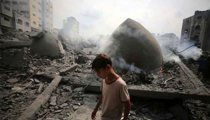 اسرائیل کی وحشیانہ بمباری کے نتیجے میں شہید ہونے والوں میں 72 فیصد بچے اور خواتین ہیں— فوٹو: فائل