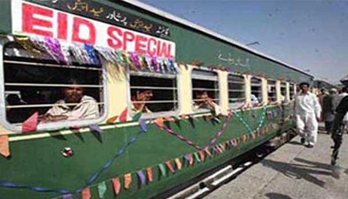 عید الفطر کے موقع پر لاہور، کراچی، پشاور اور کوئٹہ سے مسافروں کیلئے خصوصی عید اسپیشل ٹرینیں چلائی جائیں گی: حکام—فوٹو: فائل