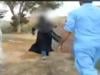 کراچی میں مبینہ طور پر پلاٹ سے خاتون کو تشدد کرکے بے دخل کرنے کی ویڈیو وائرل