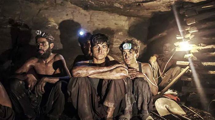 بلوچستان: کوئلہ کان میں بارش کا پانی داخل ہونے سے 5 کان کن پھنس گئے
