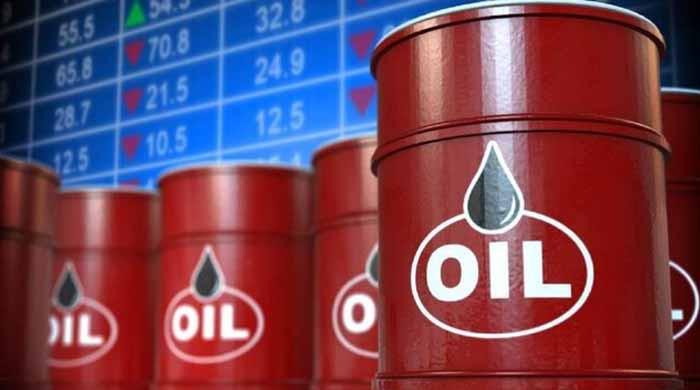 عالمی منڈی میں تیل مہنگا، پیٹرول کی قیمت کا حتمی فیصلہ وزیراعظم کرینگے