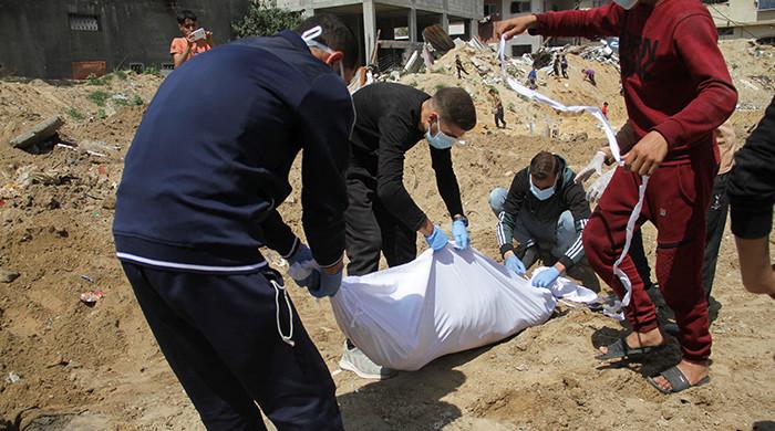 غزہ کے الشفا اسپتال اور بیت لاحیہ میں اجتماعی قبریں دریافت