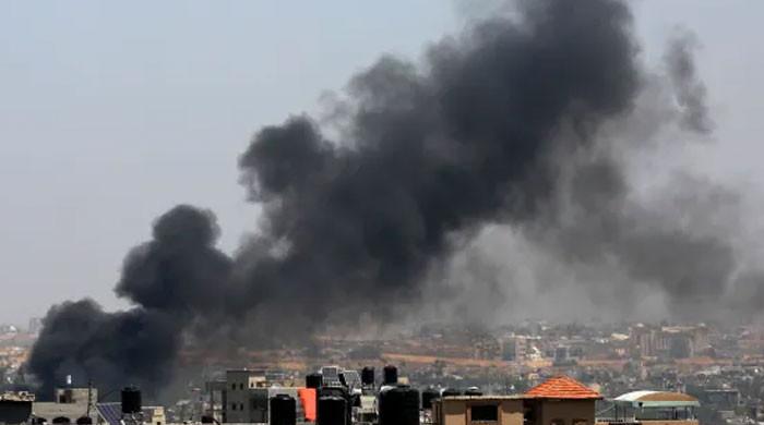 اسرائیلی فوج کے غزہ میں نصیرات کیمپ پر حملے، مسجد میں لوگوں کے گروپ پر ڈرون داغ دیا