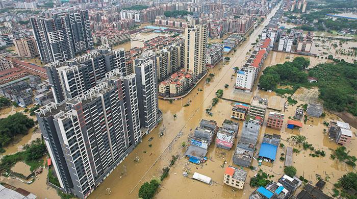 ماحولیاتی تبدیلیوں کے اثرات، چین میں  قبل از وقت 2 سے 3 گنا زائد بارشوں نے تباہی مچادی