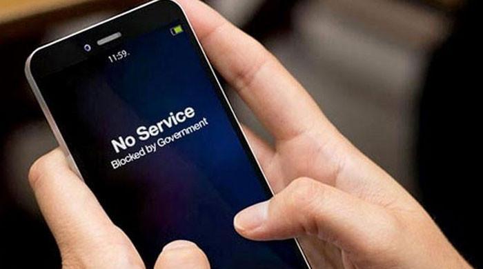 کراچی کے کچھ علاقوں میں موبائل فون سروس متاثر ہونا شروع