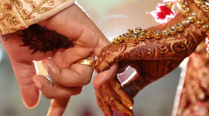 پاکستان میں صرف 5 فیصد لوگ ہی پسند کی شادی کر پاتے ہیں: سروے 