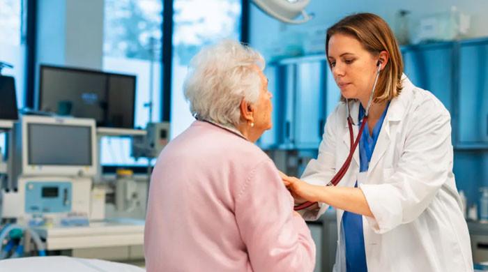 خواتین ڈاکٹرز کے مریضوں میں اسپتال منتقلی اور اموات کی شرح کم ہوتی ہے: تحقیق