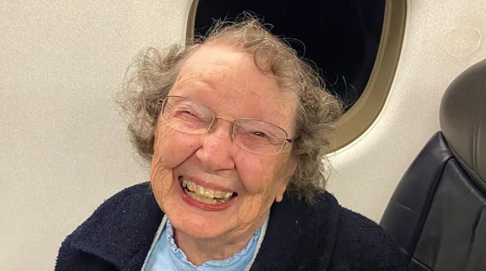 وہ 101 سالہ خاتون جن کو فضائی کمپنی ہمیشہ بچی تصور کرتی ہے
