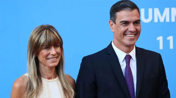 اہلیہ کے خلاف الزامات کی تردید، اسپین کے وزیراعظم کا وزارت عظمیٰ پر فائز رہنے کا فیصلہ
