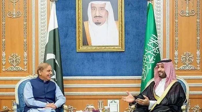 وزیراعظم شہباز شریف کی سعودی ولی عہد سے ملاقات، باہمی تعاون بڑھانے پر اتفاق