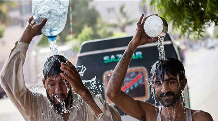 سندھ کے مختلف شہرگرمی کی لپیٹ میں، نوابشاہ میں پارہ 41 ڈگری پر پہنچ گیا