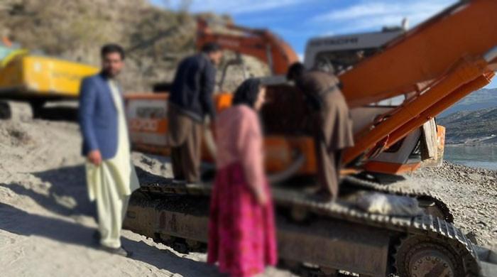اٹک: محکمہ معدنیات کا چھاپہ، دریائے سندھ سےغیرقانونی سونا نکالنے والوں کیخلاف مقدمہ درج