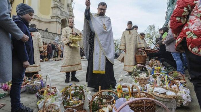 دنیا بھر کے آرتھو ڈوکس مسیحی آج ایسٹر کا تہوار منا رہے ہیں
