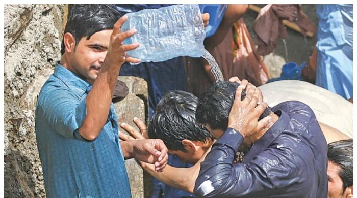سندھ سمیت  پنجاب کے مختلف شہروں میں گرمی زور  پکڑگئی، ہیٹ ویو کا خدشہ