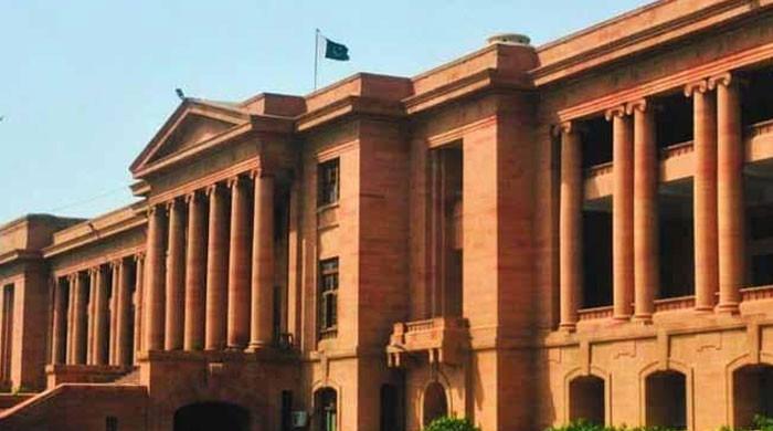 پی ٹی آئی کو جلسے کی اجازت نہ دینے پر عدالت سندھ حکومت پر برہم