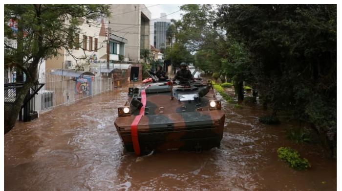برازیل میں شدید بارشوں سے سیلاب اور لینڈ سلائیڈنگ، سڑکیں تباہ 