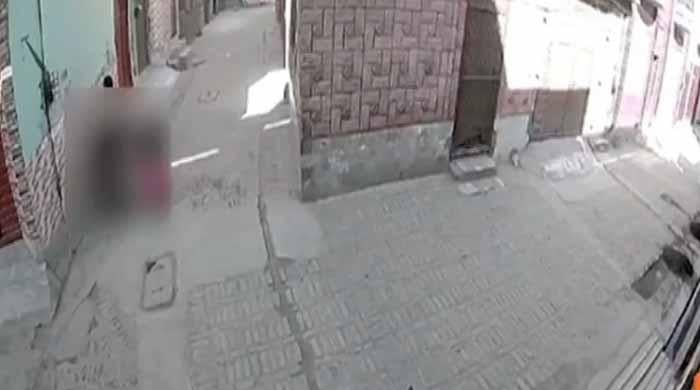 پشاور: کم عمر بچی سے نازیبا حرکات کرنیوالا ملزم ویڈیو وائرل ہونے پر گرفتار