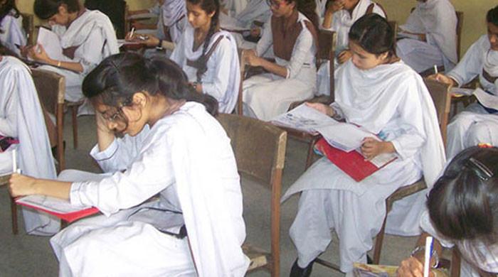 ہیٹ ویو کے پیش نظر سندھ بھر میں انٹرمیڈیٹ کے امتحانات ملتوی کردیےگئے