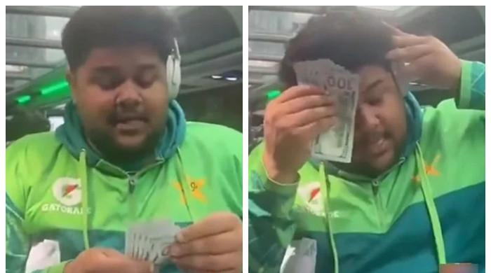 کرکٹر اعظم خان کی ڈالرز سے پسینہ صاف کرنے کی ویڈیو وائرل
