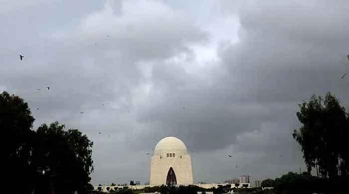 کراچی میں آج سے گرمی کی شدت میں کمی اور چند مقامات پر بوندا باندی کا امکان
