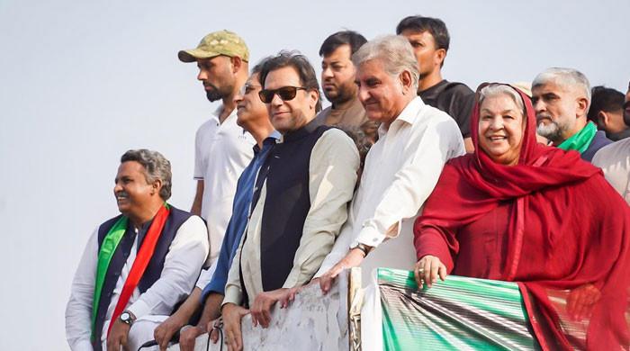 عمران خان اور شاہ محمود قریشی لانگ مارچ توڑپھوڑ کے 2 مقدمات میں بری