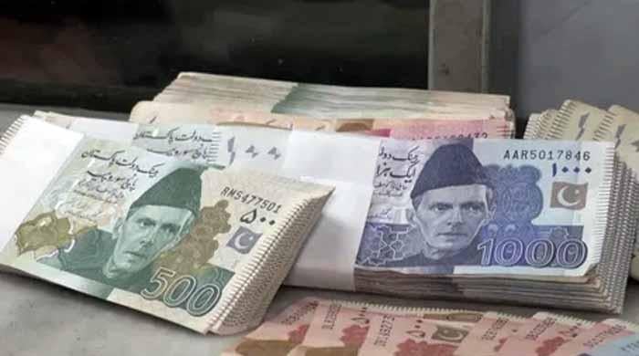 گزشتہ ایک سال میں وفاقی حکومت کے قرض میں کتنا اضافہ ہوا؟