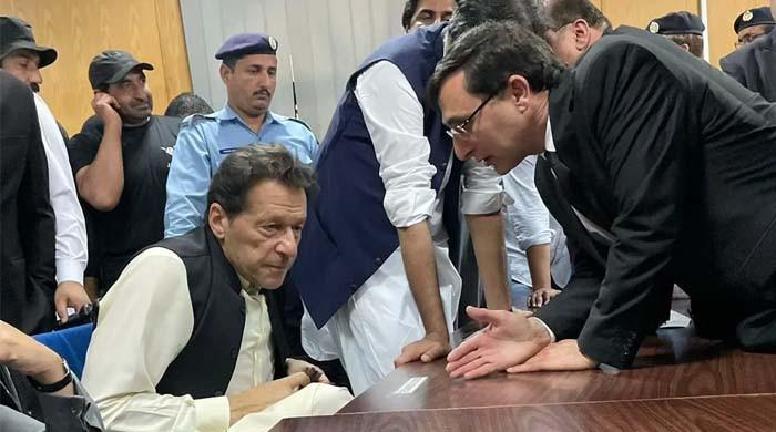 عمران نے تحریک انصاف کو بیک چینل بات چیت سے نہیں روکا