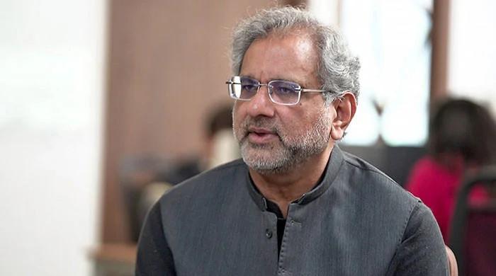 سیاسی انتشار کو ختم نہیں کریں گے تو ملک آگے نہیں بڑھےگا: شاہد خاقان
