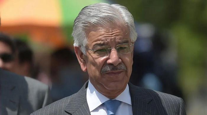 اگر بھارت سے مذاکرات ہوئے تو پانی، دہشتگردی اور کشمیر پر بات ہوگی: وزیر دفاع