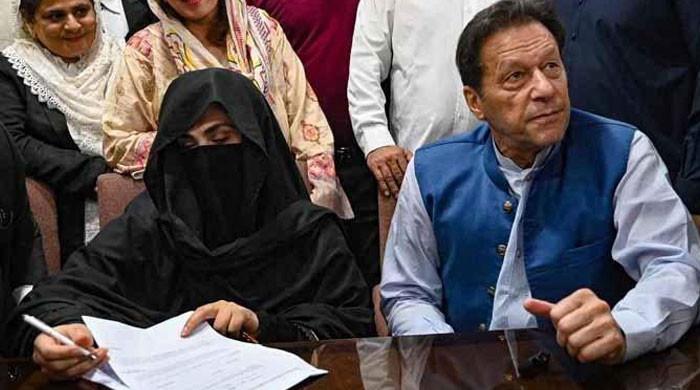 190ملین پاؤنڈکیس: عمران خان اور بشریٰ بی بی کی سزا معطلی کی درخواستیں سماعت کیلئے مقرر