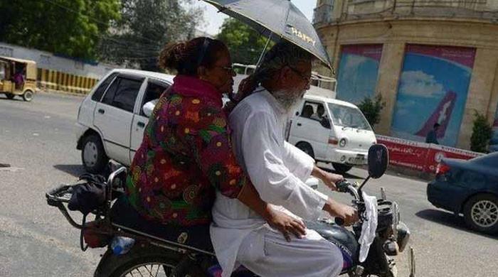 آئندہ 24 گھنٹوں کے دوران کراچی کا موسم گرم رہنے کا امکان