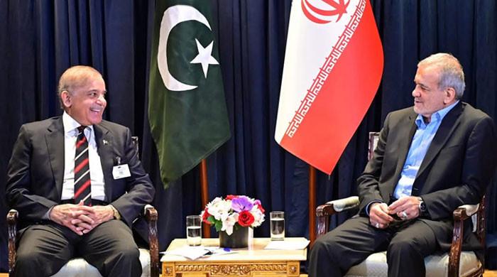 وزیراعظم کا ایرانی صدر سے رابطہ، جنوبی ایشیا میں کشیدگی کم کرنےکیلئےکوششوں پر شکریہ ادا کیا