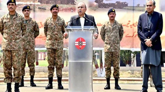 آزمائش میں ہر پاکستانی اپنی جان نچھاور کرنے کیلئے تیار ہے، ہم تو جیتے ہی شہادت کیلئے ہیں: صدر ملکت