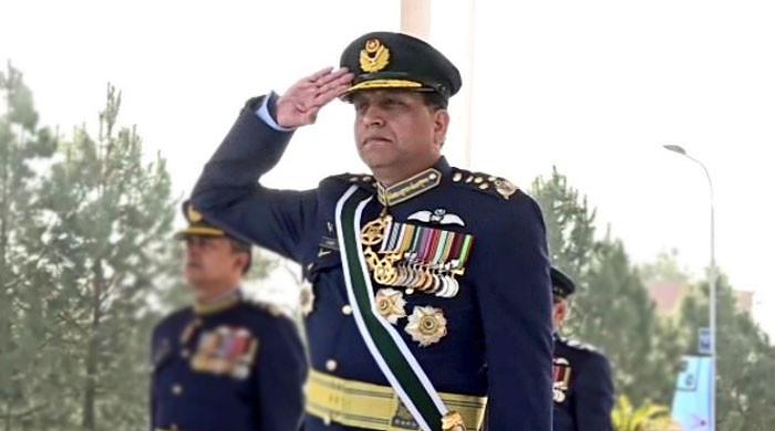 ائیر چیف مارشل ظہیر احمد بابر کی مدت ملازمت پوری ہونے پر انکی خدمات جاری رکھنےکا فیصلہ