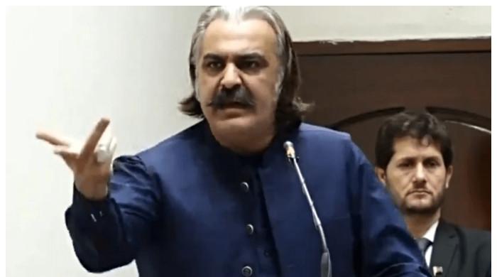 کرپشن کے الزامات: گنڈاپور نے اپوزیشن لیڈر کے پی اسمبلی کو 1ارب روپے ہرجانے کا نوٹس بھجوادیا