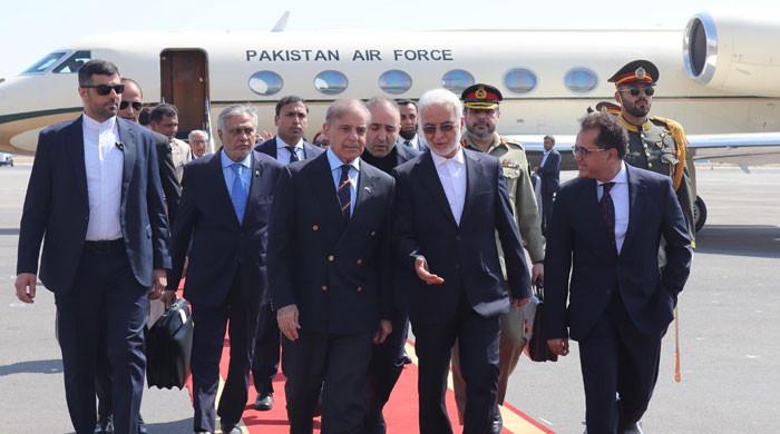 وزیراعظم ترکیہ کے بعد ایران کے دو روزہ دورے پر تہران پہنچ گئے