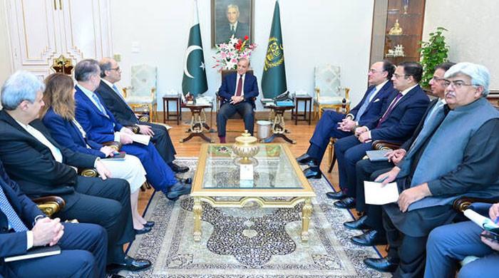 آئی ایم ایف کا ریونیو بڑھانے کیلئے ٹیکس نادہندگان کیخلاف گھیرا مزید تنگ کرنے کا مطالبہ