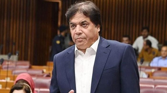 'فیلڈ مارشل کی وجہ سے پاکستان کا سر فخر سے بلندہوا، وزیر اعظم نے کامیاب حکمت عملی سے بھارت کو تنہا کردیا'
