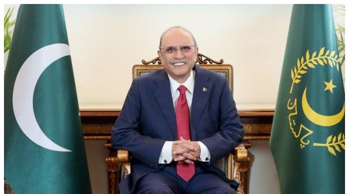 صدر زرداری کو علاج کیلئے دبئی جانے سے کیوں روکا گیا تھا؟ فرحت اللہ بابر کی کتاب میں انکشافات