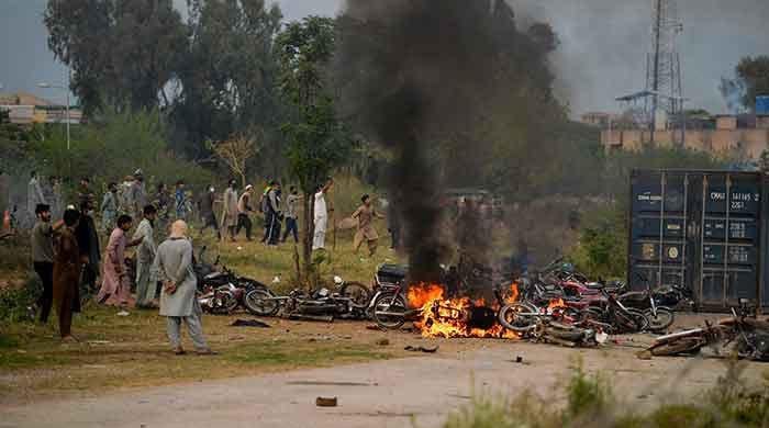 تھانہ رمنا حملہ کیس، عدالت نے پی ٹی آئی کارکنوں کے پُرتشدد احتجاج کو دہشتگردی قرار دے دیا