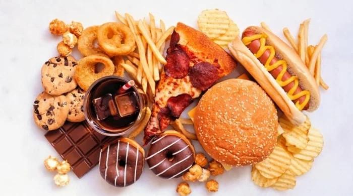 موجودہ عہد میں بیشتر افراد کی پسندیدہ وہ غذا جو قبل از وقت موت کا خطرہ بڑھاتی ہے