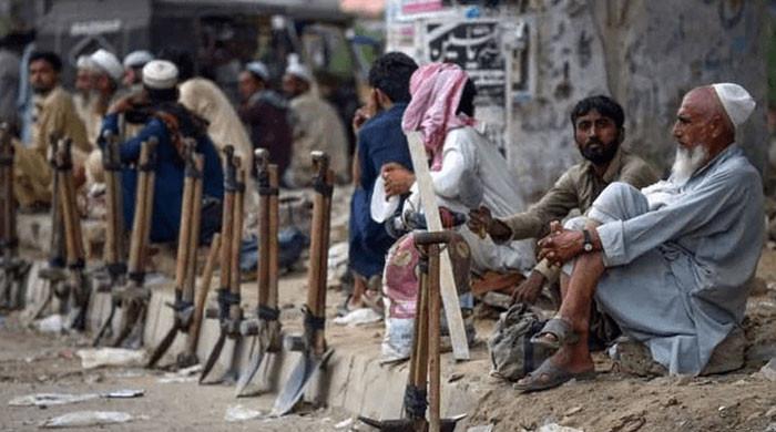 پاکستان میں 6 رکنی خاندان کو بنیادی سہولیات کیلئے ماہانہ 75 ہزار روپے سے زائد درکار ہوتے ہیں، رپورٹ