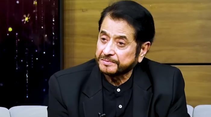 والدہ کے انتقال کے بعد خودکشی کرنے کی کوشش کی: فلم اسٹار شاہد کا انکشاف