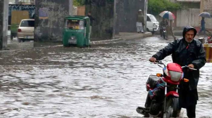 ملک کے مختلف حصوں میں کل سے بارش کا امکان، اربن فلڈنگ کا خدشہ