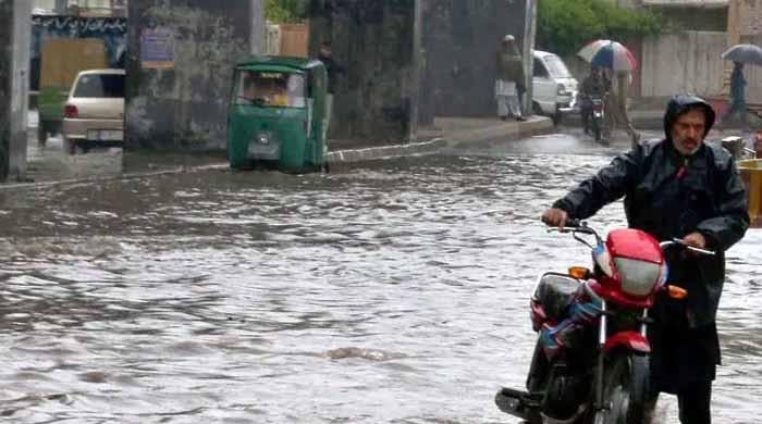 ملک کے مختلف حصوں میں کل سے بارش کا امکان، اربن فلڈنگ کا خدشہ