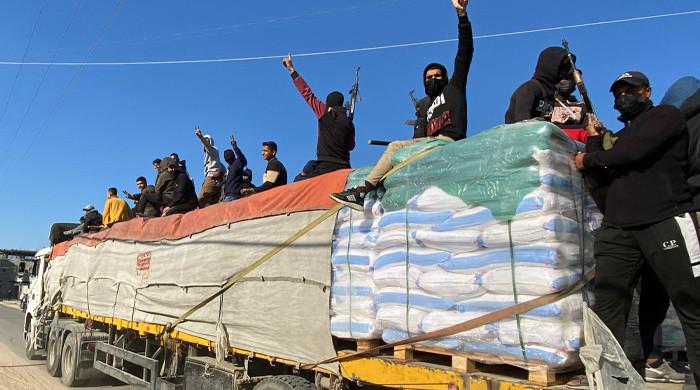 حماس پر امداد قبضے میں لینےکاالزام، اسرائیل نے غزہ میں امداد کا داخلہ روک دیا