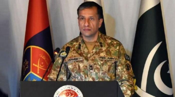 فوج سیاسی جماعتوں سے بات کرنے میں دلچسپی نہیں رکھتی: ڈی جی آئی ایس پی آر